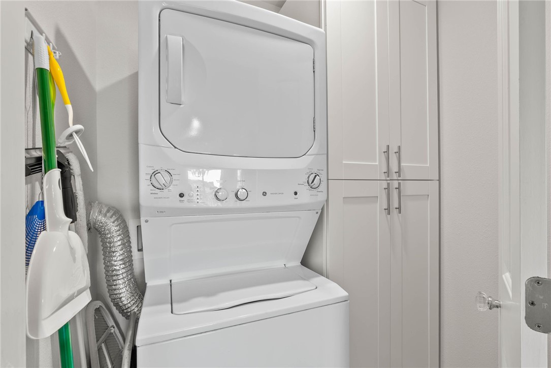 620 South Fulton Beach Road, Unit 611 Rockport, TX 78382 - Photo 15 of 15 a utility room with dryer and washer