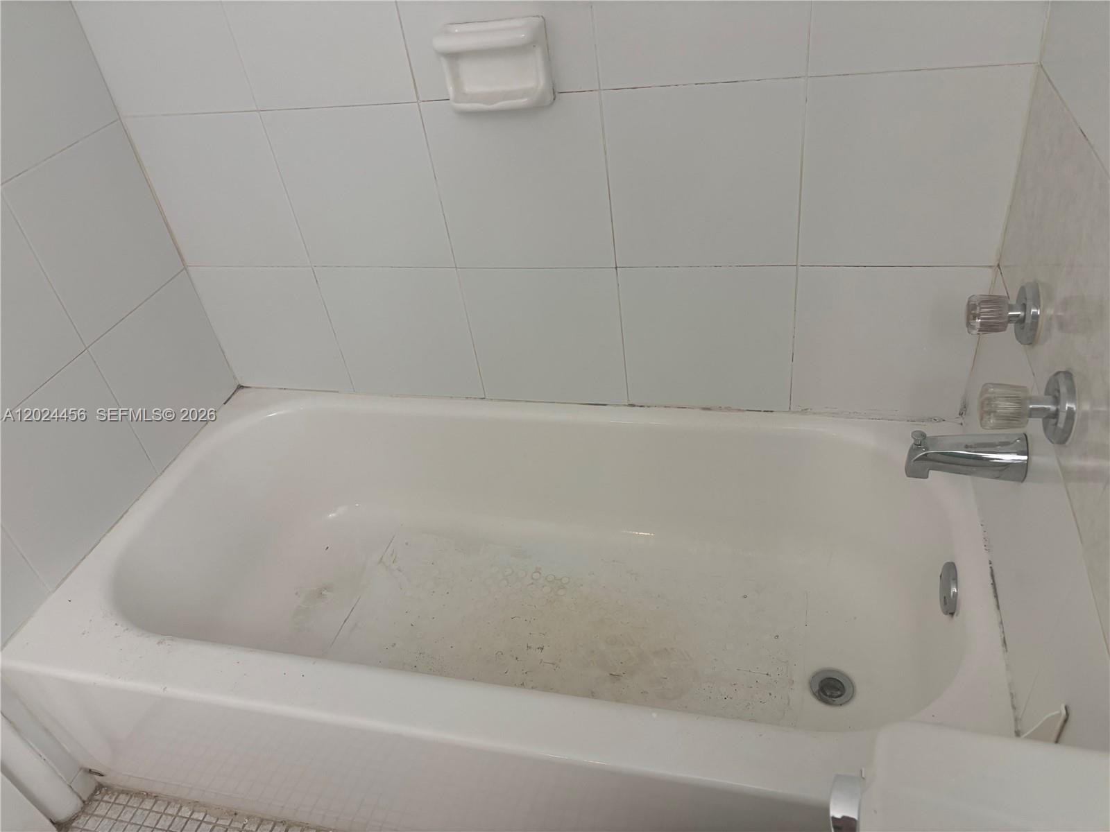 484 Northwest 165th St Road, Unit A111 Miami, FL 33169 - Photo 11 of 40