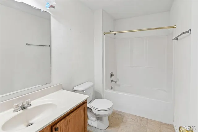 $270,000 | 794 Cedar Mill Drive, Belleville, IL 62221