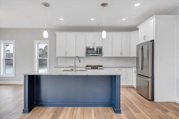 $895,000 | 1216 Runaway Bay Road, Lynch Station, VA 24571
