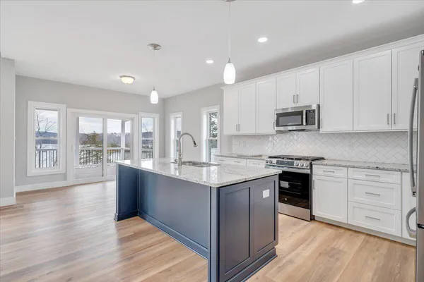$895,000 | 1216 Runaway Bay Road, Lynch Station, VA 24571