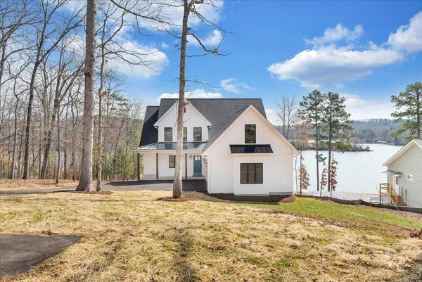 $895,000 | 1216 Runaway Bay Road, Lynch Station, VA 24571