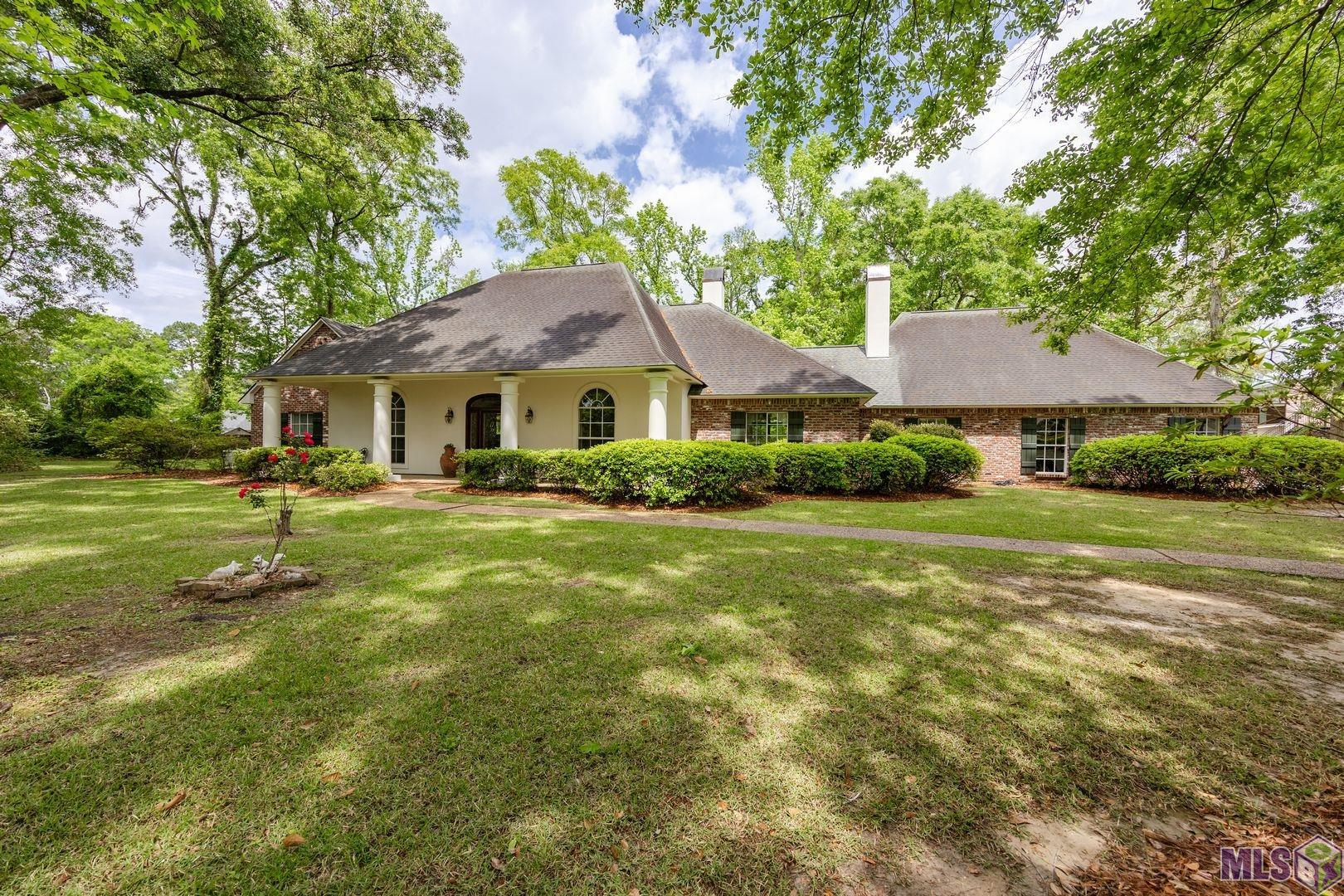 13407 North Amiss Road Baton Rouge, LA 70810 - Photo 1 of 39 Spacious Custom Built Home in a Park-like Setting