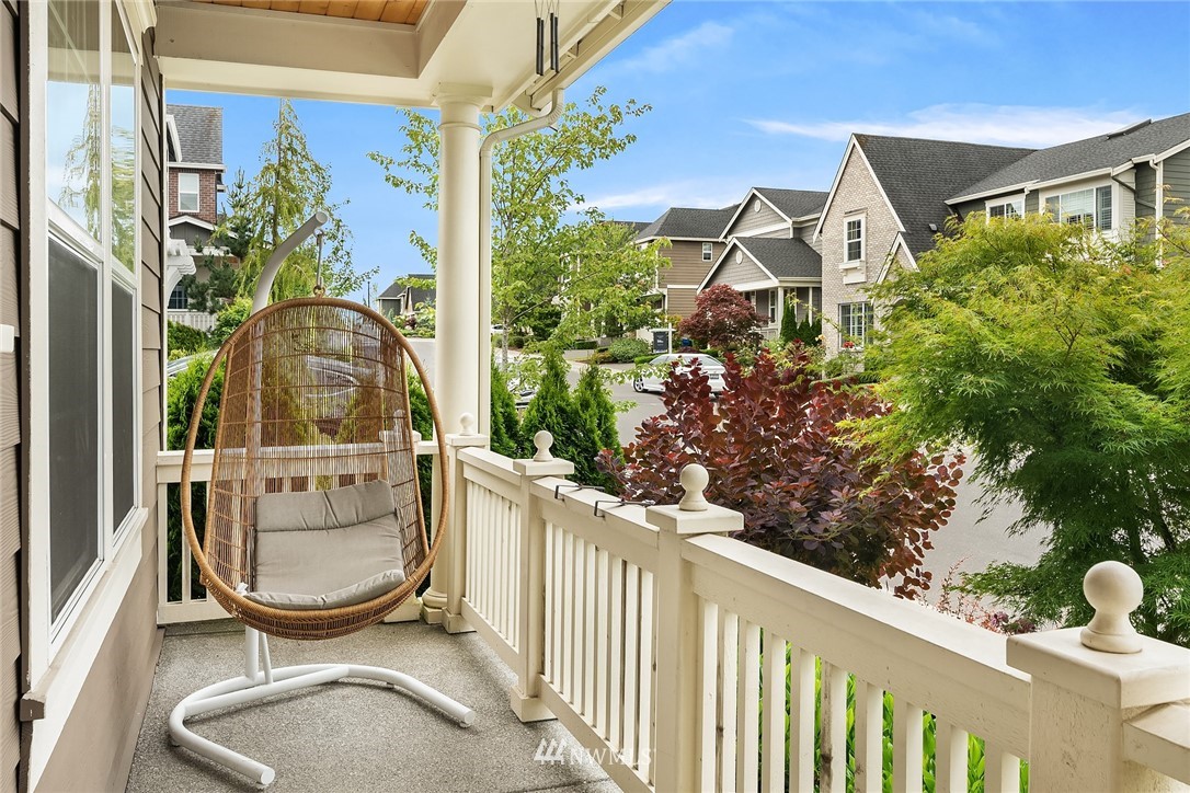 824 Mount Baker Avenue Northeast Renton, WA 98059 - Photo 2 of 31 Gallery Image 2