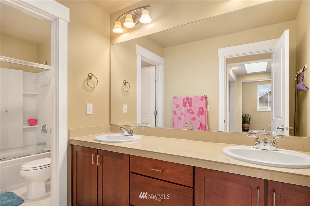 824 Mount Baker Avenue Northeast Renton, WA 98059 - Photo 20 of 31 Gallery Image 20