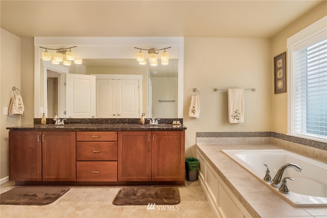 824 Mount Baker Avenue Northeast Renton, WA 98059 - Photo 25 of 31 Gallery Image 25