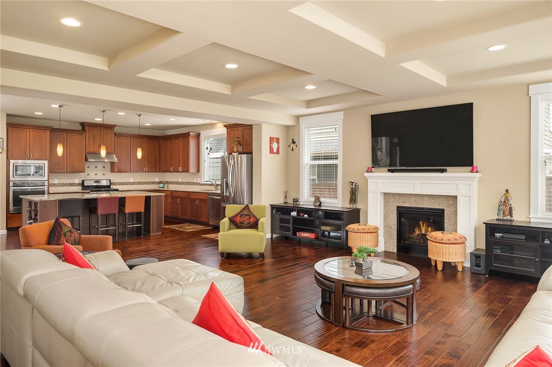 824 Mount Baker Avenue Northeast Renton, WA 98059 - Photo 4 of 31 Gallery Image 4