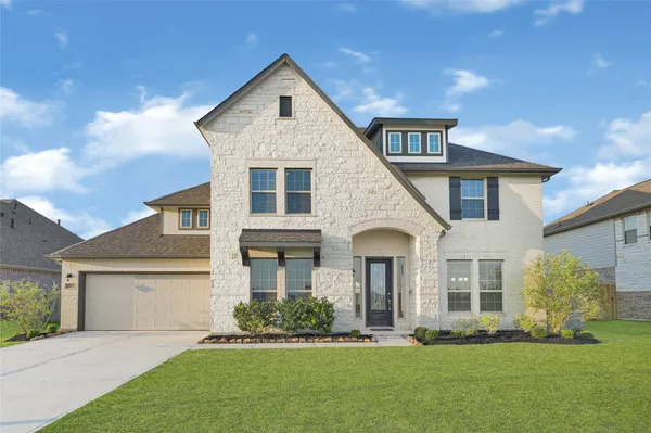 $635,000 | 15302 Spring Lake Avenue, Mont Belvieu, TX 77523