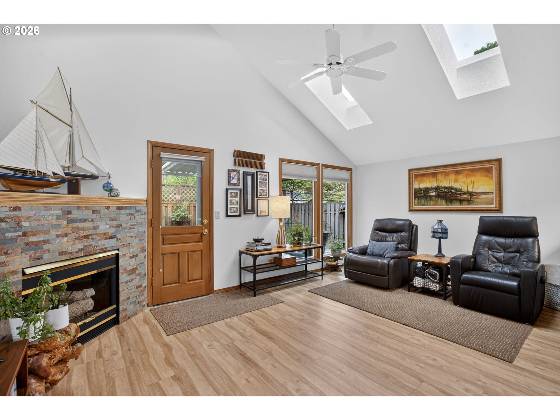 10602 Southwest Kent Street Portland, OR 97224 - Photo 12 of 31 Family Room
