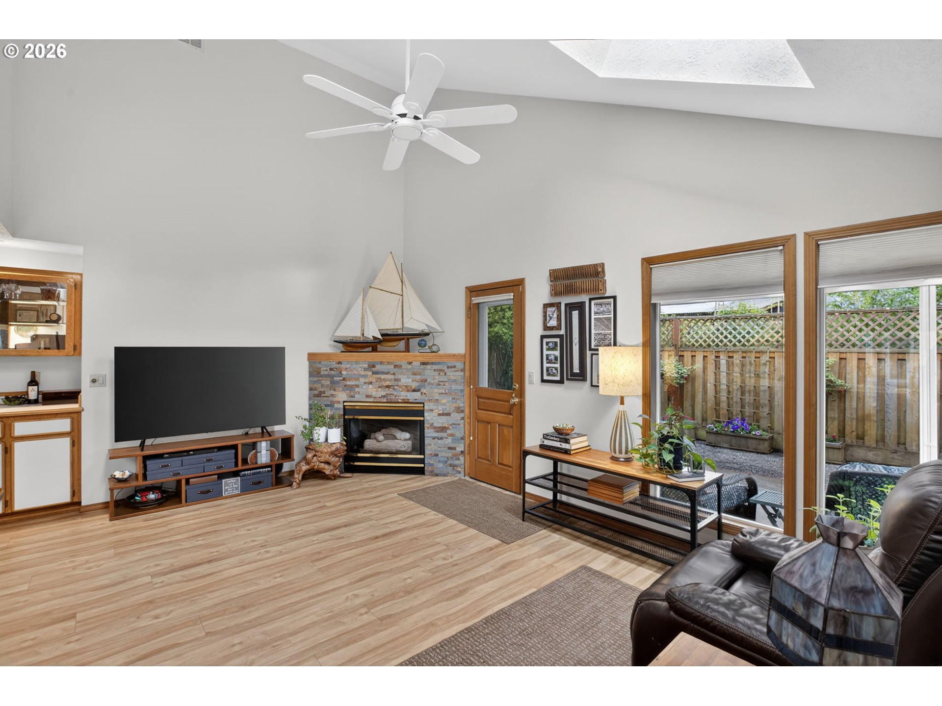 10602 Southwest Kent Street Portland, OR 97224 - Photo 15 of 31 Family Room