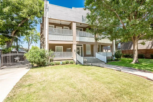 $2,000 | 4719 Junius Street, Unit 3, Dallas, TX 75246