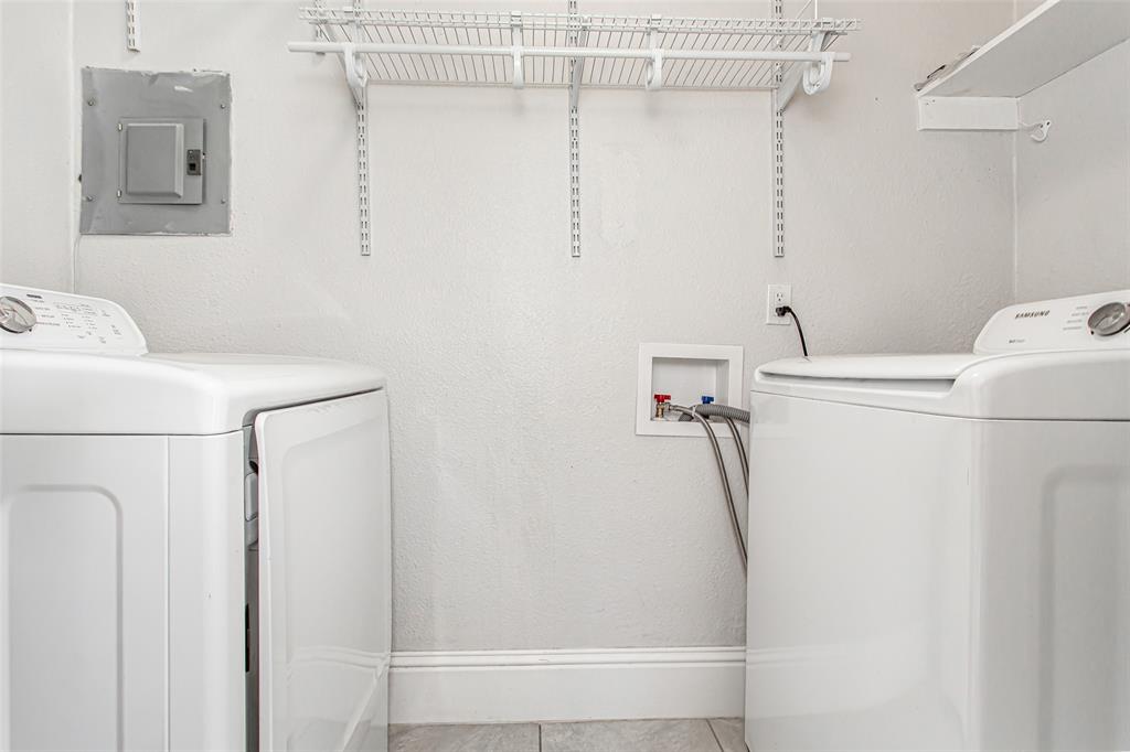 4719 Junius Street, Unit 3 Dallas, TX 75246 - Photo 13 of 38 a bathroom with a shower