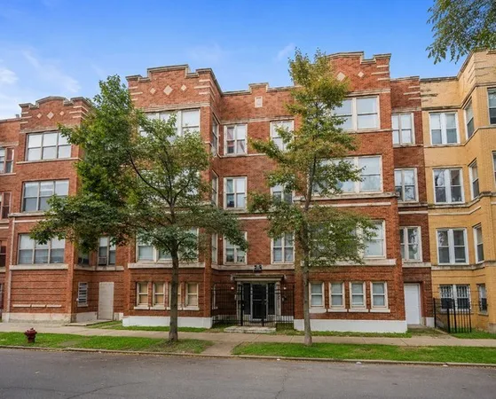 $2,150 | 4731 South Ingleside Avenue, Unit A3, Chicago, IL 60615