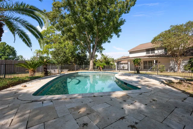 $4,600 | 4702 Bayou Vista Drive, Houston, TX 77091