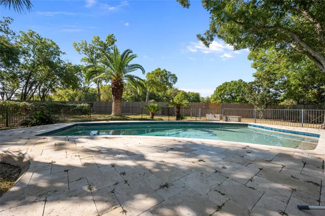 $4,600 | 4702 Bayou Vista Drive, Houston, TX 77091