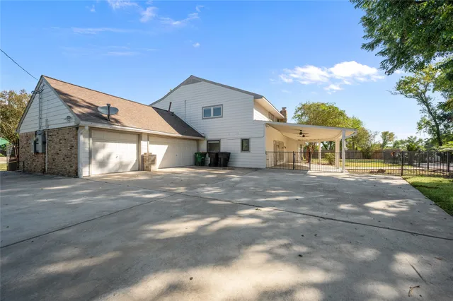 $4,600 | 4702 Bayou Vista Drive, Houston, TX 77091