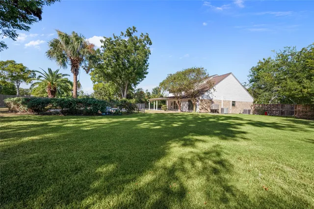 $4,600 | 4702 Bayou Vista Drive, Houston, TX 77091