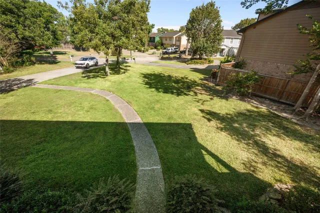 $4,600 | 4702 Bayou Vista Drive, Houston, TX 77091