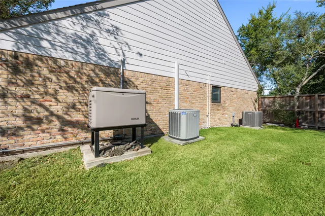 $4,600 | 4702 Bayou Vista Drive, Houston, TX 77091