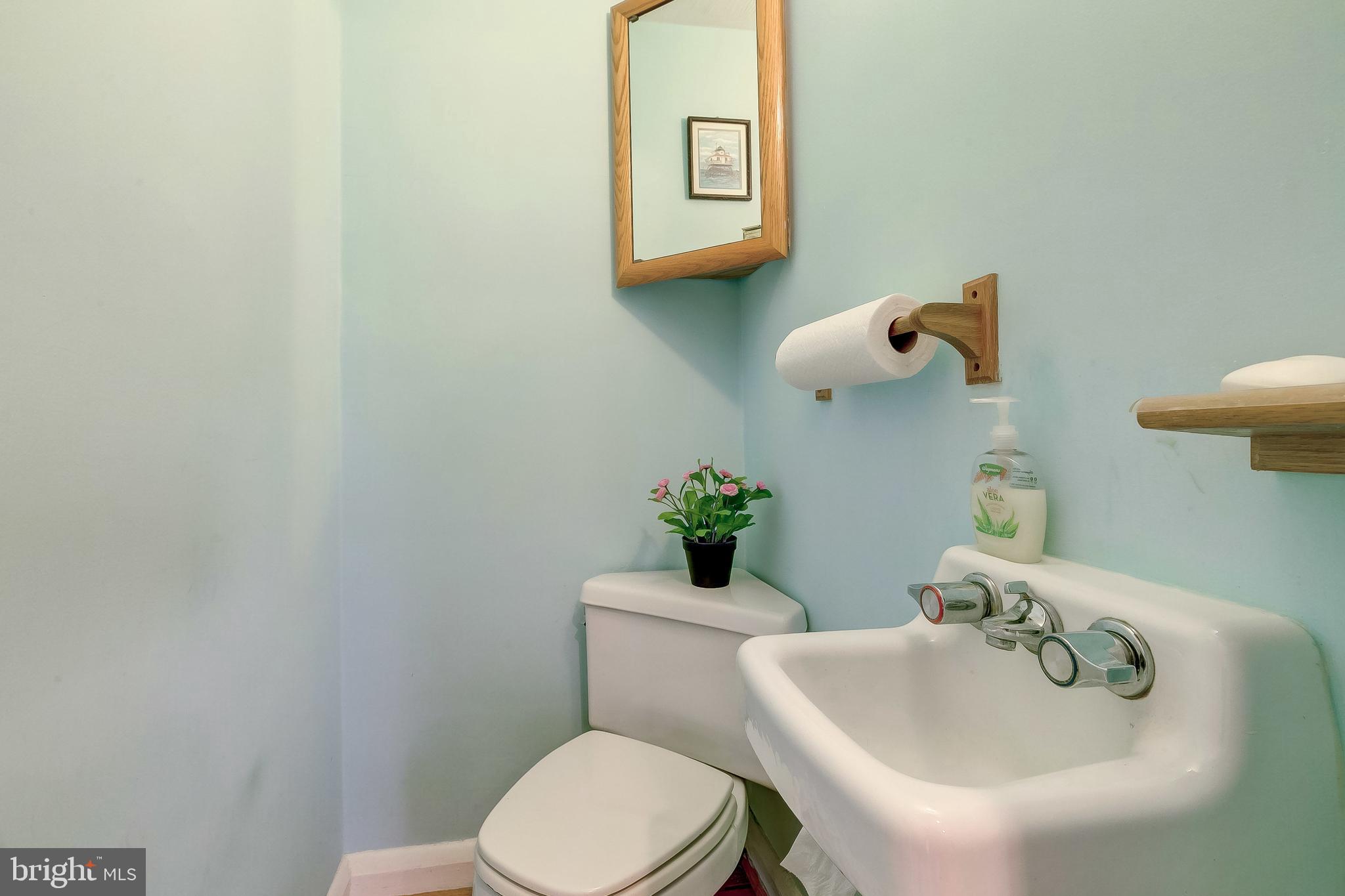 6503 Beverly Road Baltimore, MD 21239 - Photo 25 of 53 Main Level Half BA/Powder Room