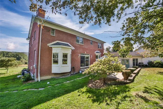 $729,000 | 6405 Hillcroft Drive, Boston, NY 14025