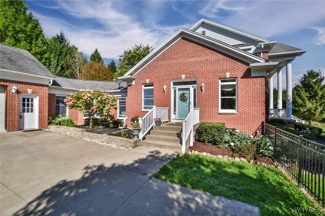 $729,000 | 6405 Hillcroft Drive, Boston, NY 14025