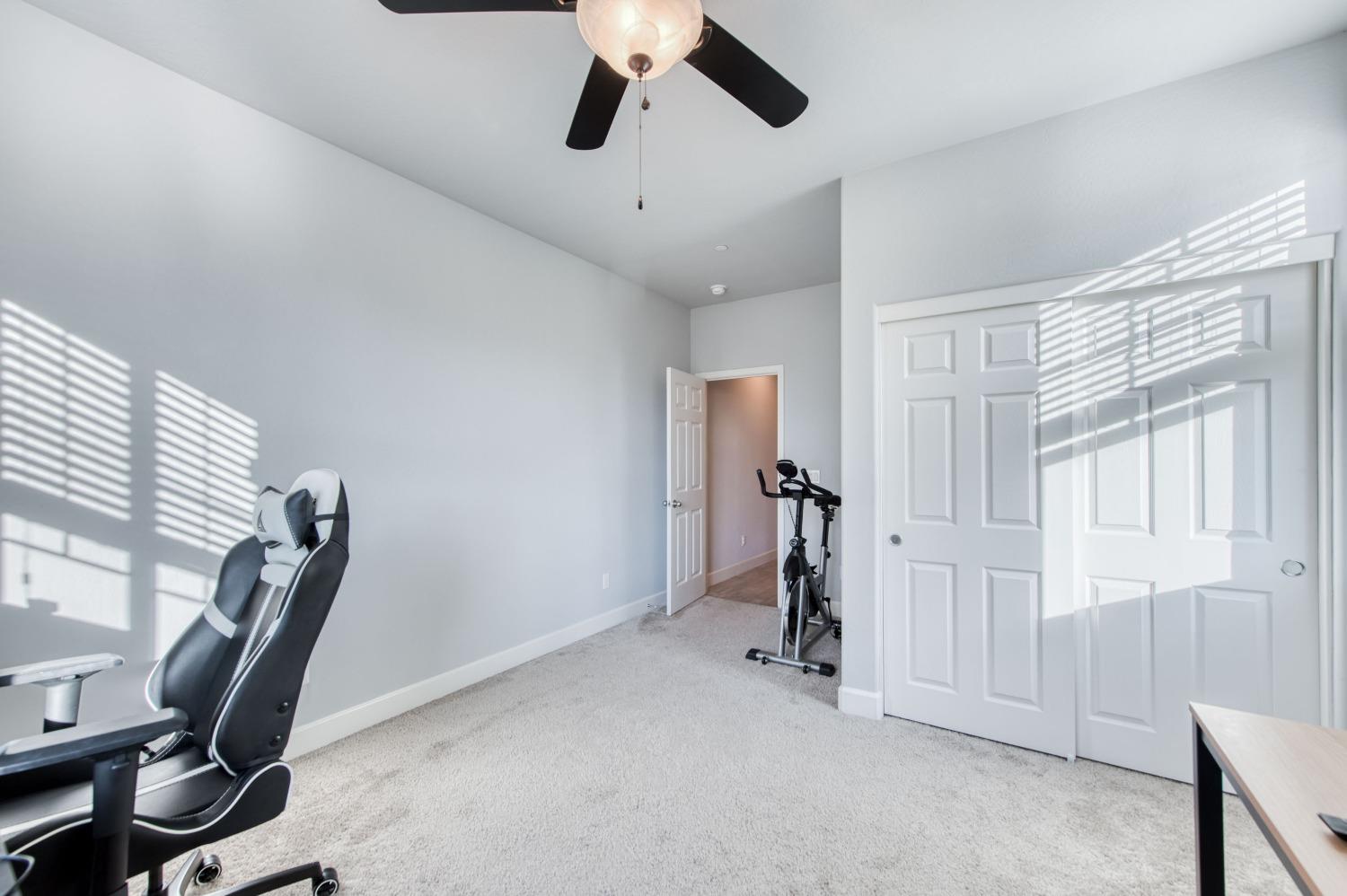 3539 Taylor Lane Clovis, CA 93619 - Photo 24 of 33 a view of a room with gym equipment