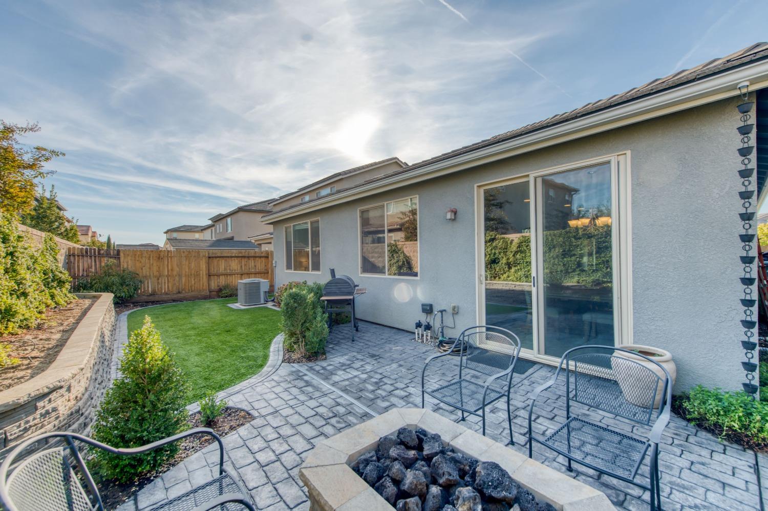 3539 Taylor Lane Clovis, CA 93619 - Photo 31 of 33 a house view with a backyard space