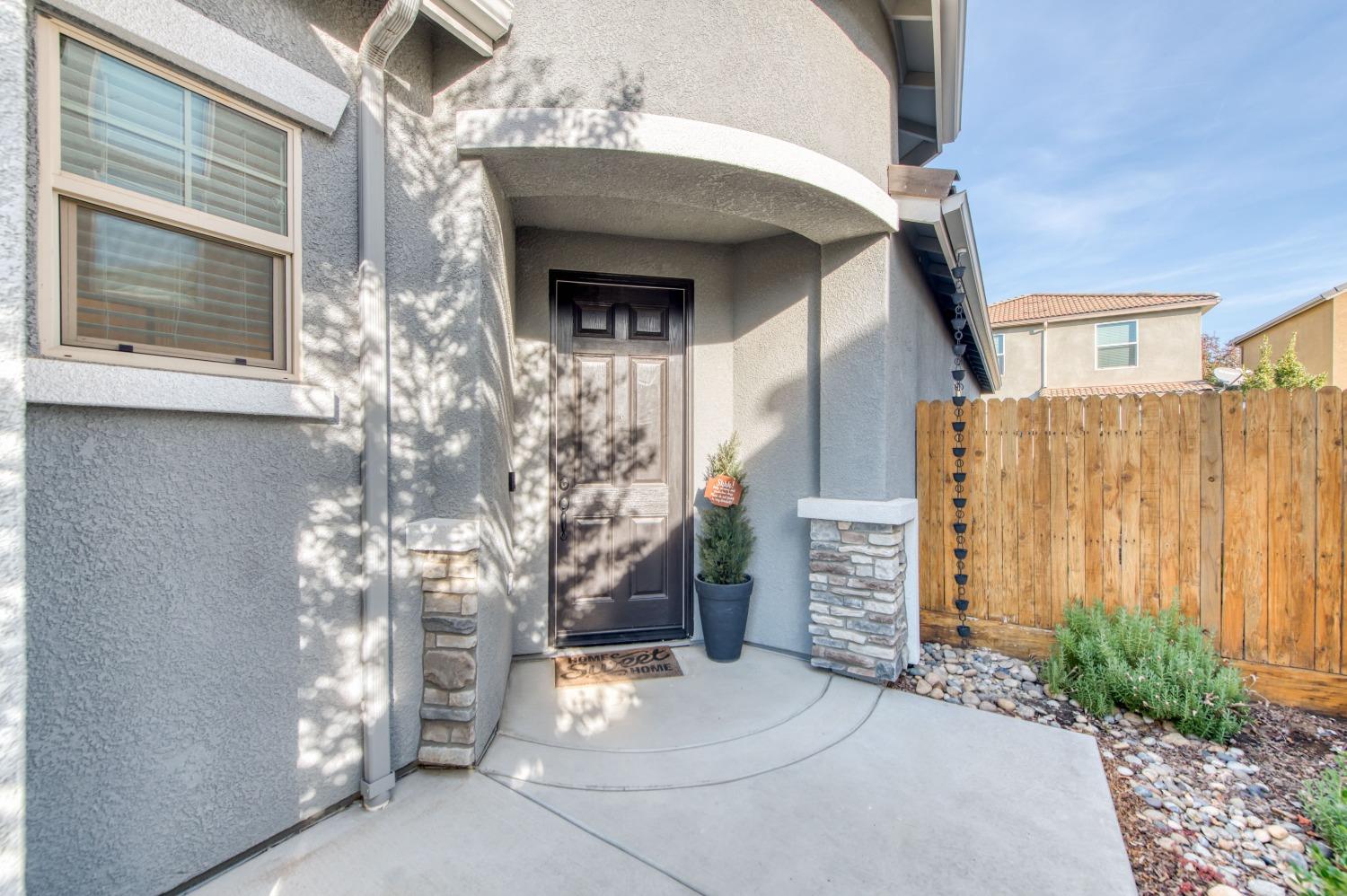 3539 Taylor Lane Clovis, CA 93619 - Photo 4 of 33