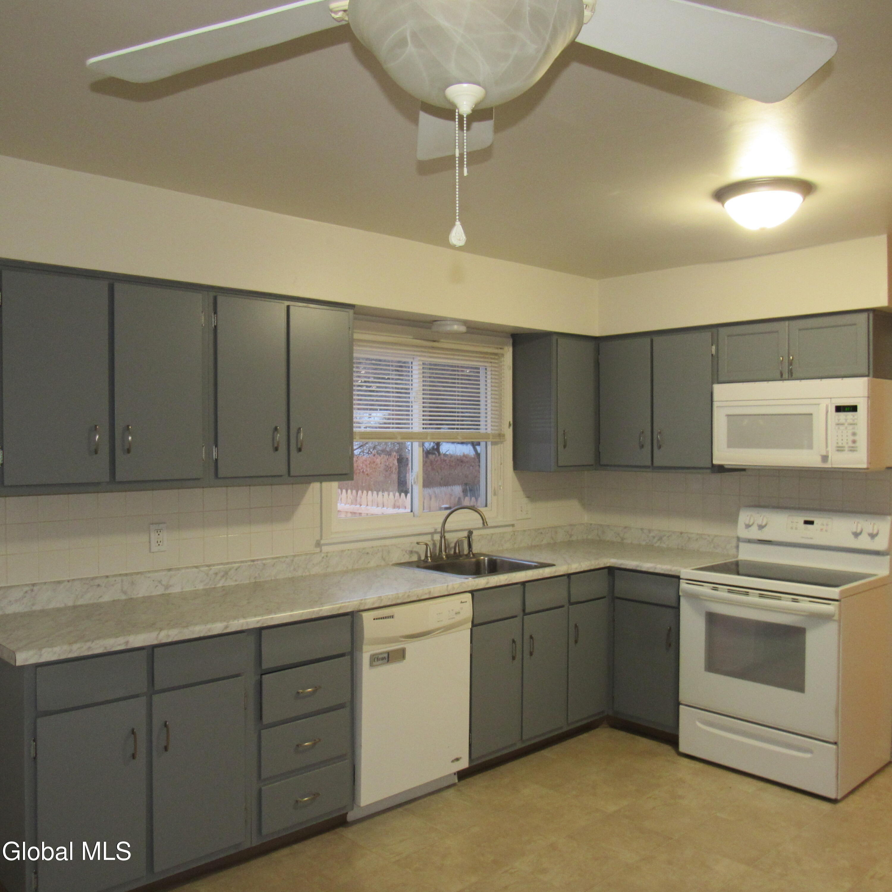 34 B Commodore Street Colonie, NY 12205 - Photo 11 of 24 IMG_1715