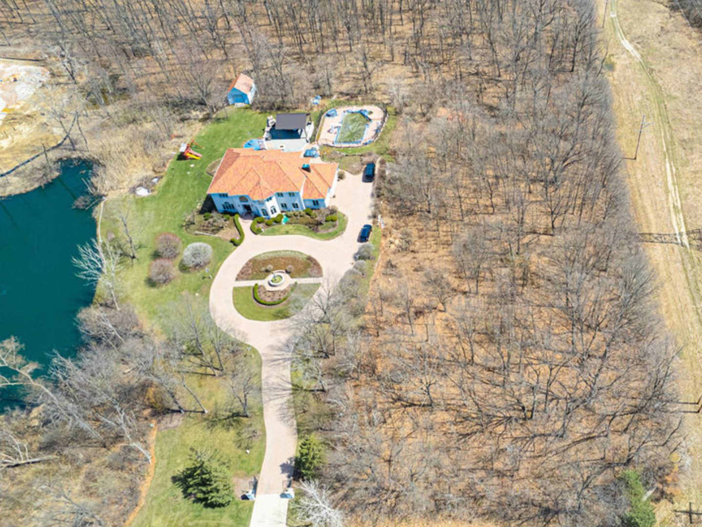 1365 Gordon Lane Lemont, IL 60439 - Photo 10 of 11 a bathroom with a sink and a mirror