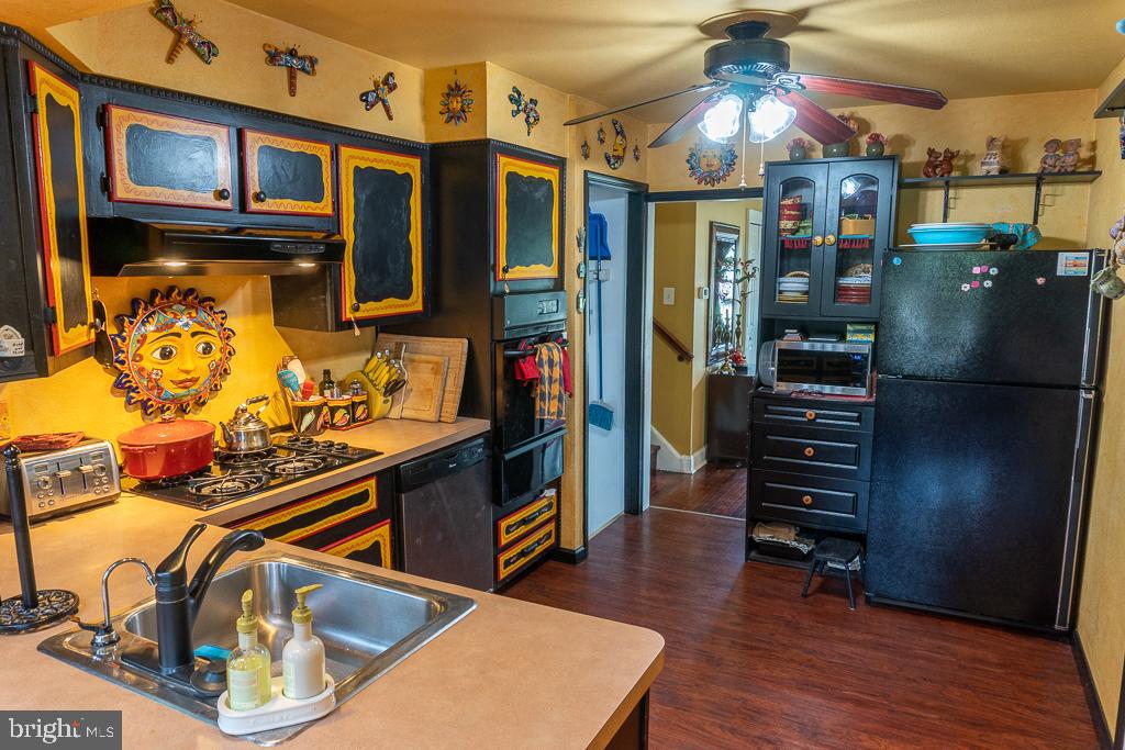 1025 Windsor Road Warminster, PA 18974 - Photo 11 of 41