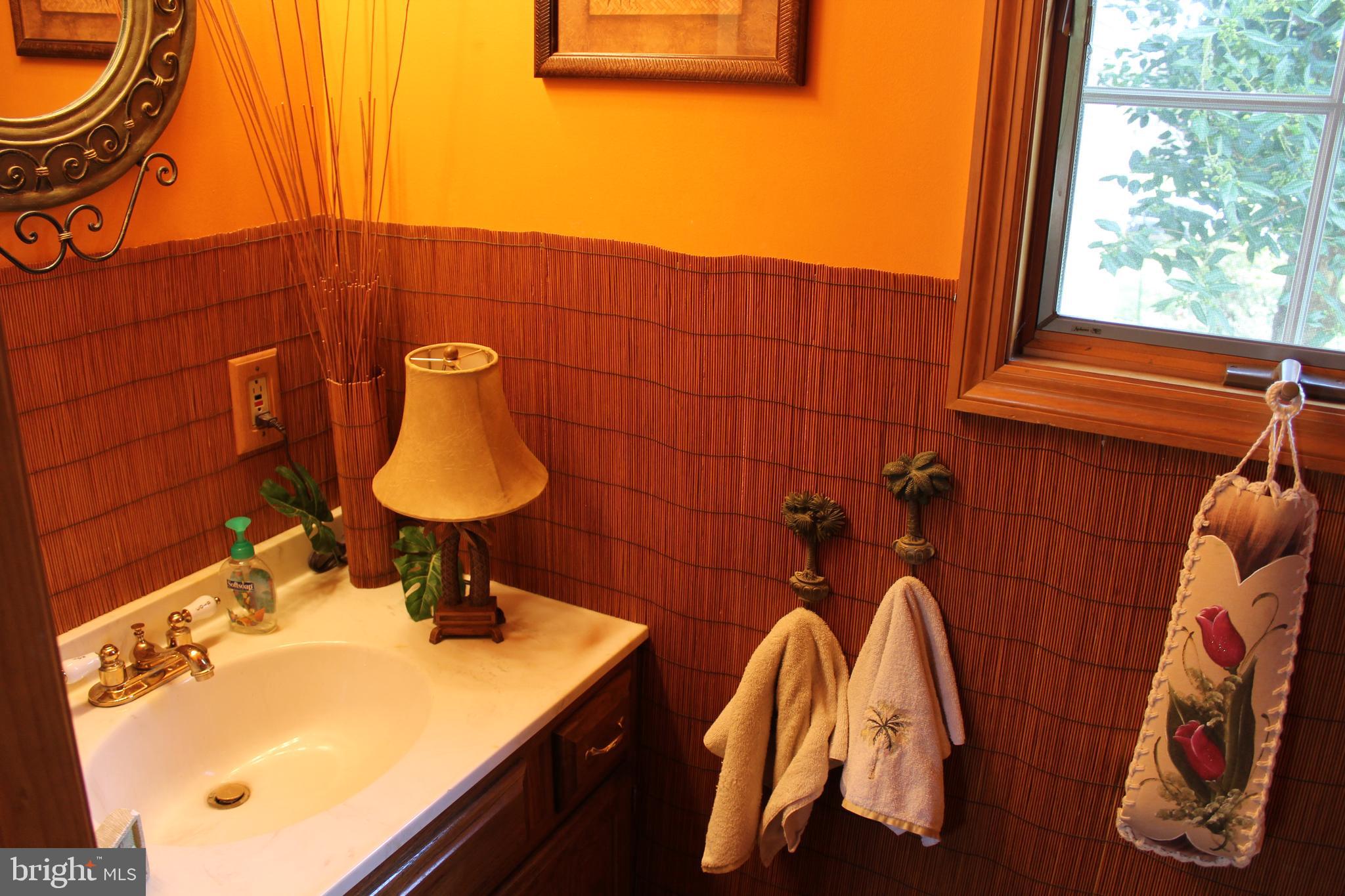 1025 Windsor Road Warminster, PA 18974 - Photo 16 of 41