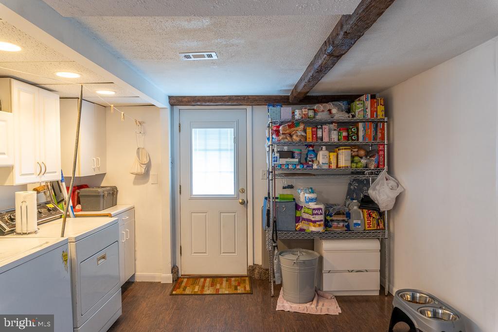 1025 Windsor Road Warminster, PA 18974 - Photo 27 of 41