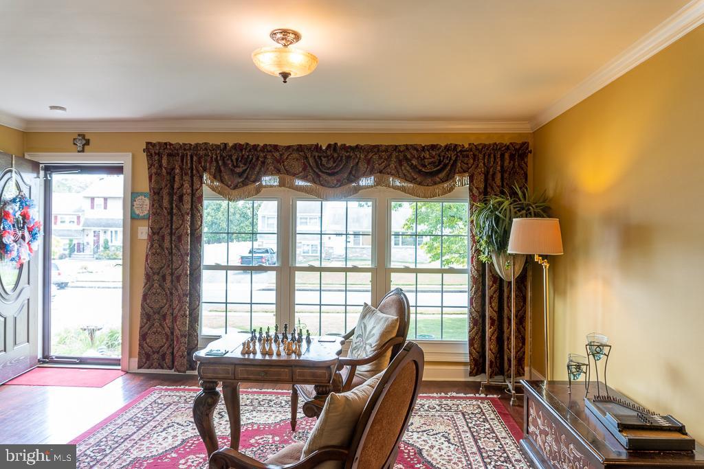 1025 Windsor Road Warminster, PA 18974 - Photo 4 of 41