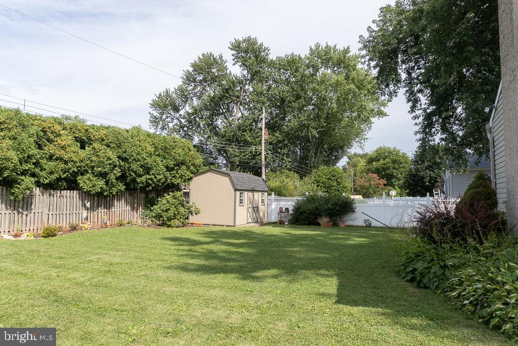 1025 Windsor Road Warminster, PA 18974 - Photo 32 of 41