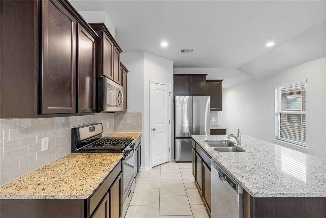 7613 Herd Rider Lane Corpus Christi, TX 78414 - Photo 3 of 14