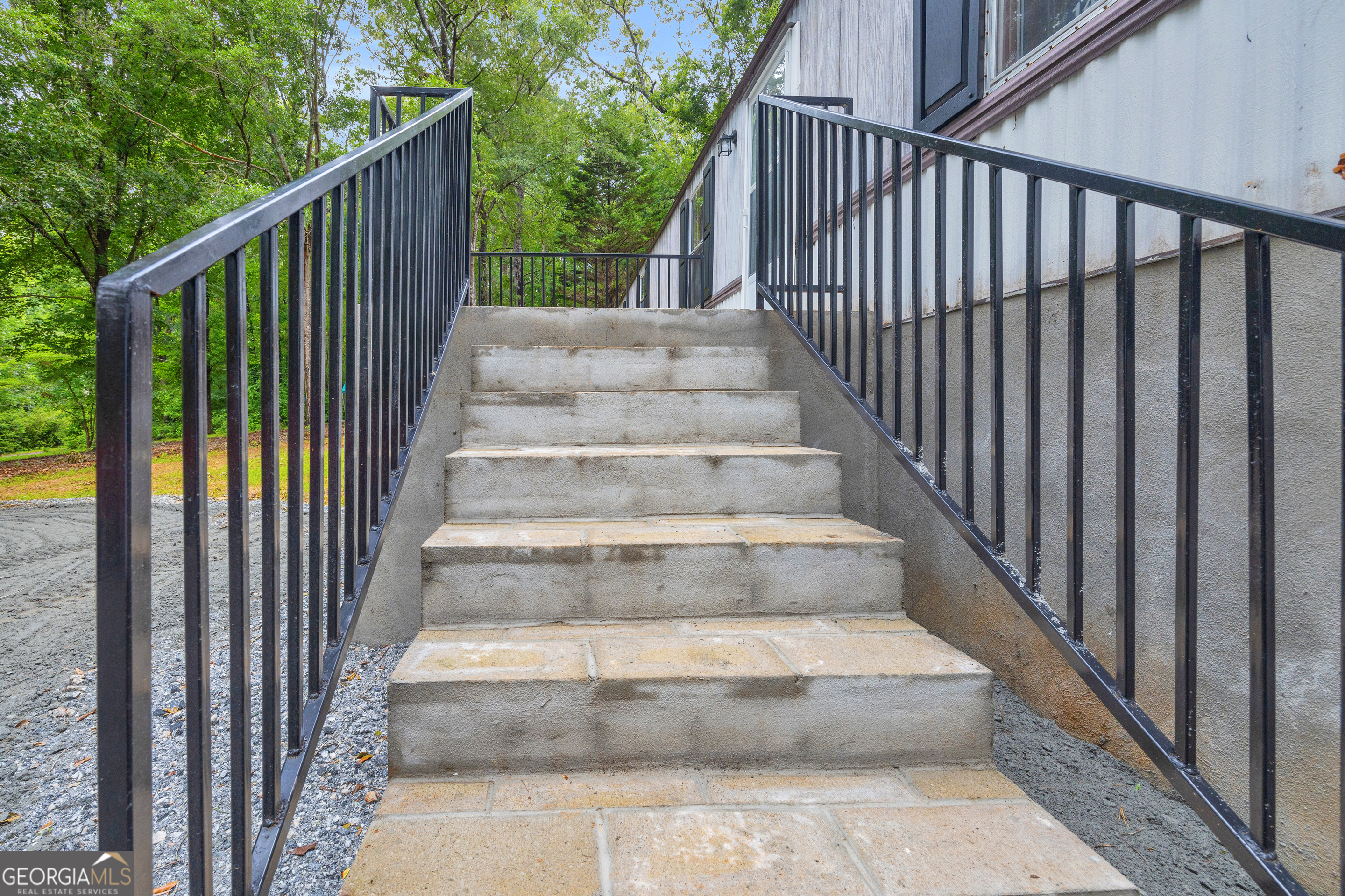 162 Stillwater Road Lavonia, GA 30553 - Photo 7 of 45 a view of entryway