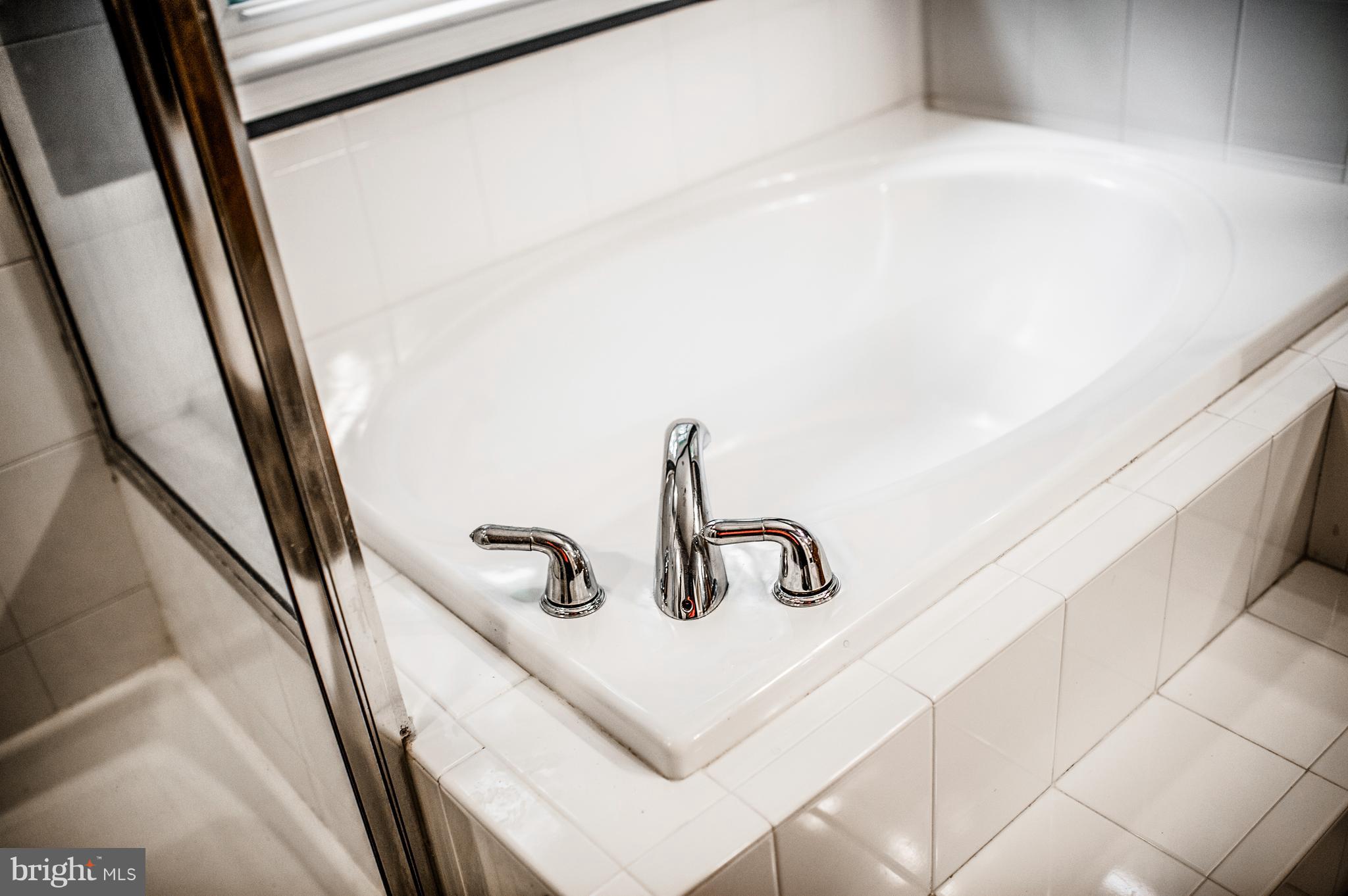 4305 Travancore Road Randallstown, MD 21133 - Photo 15 of 39 Soaking Tub