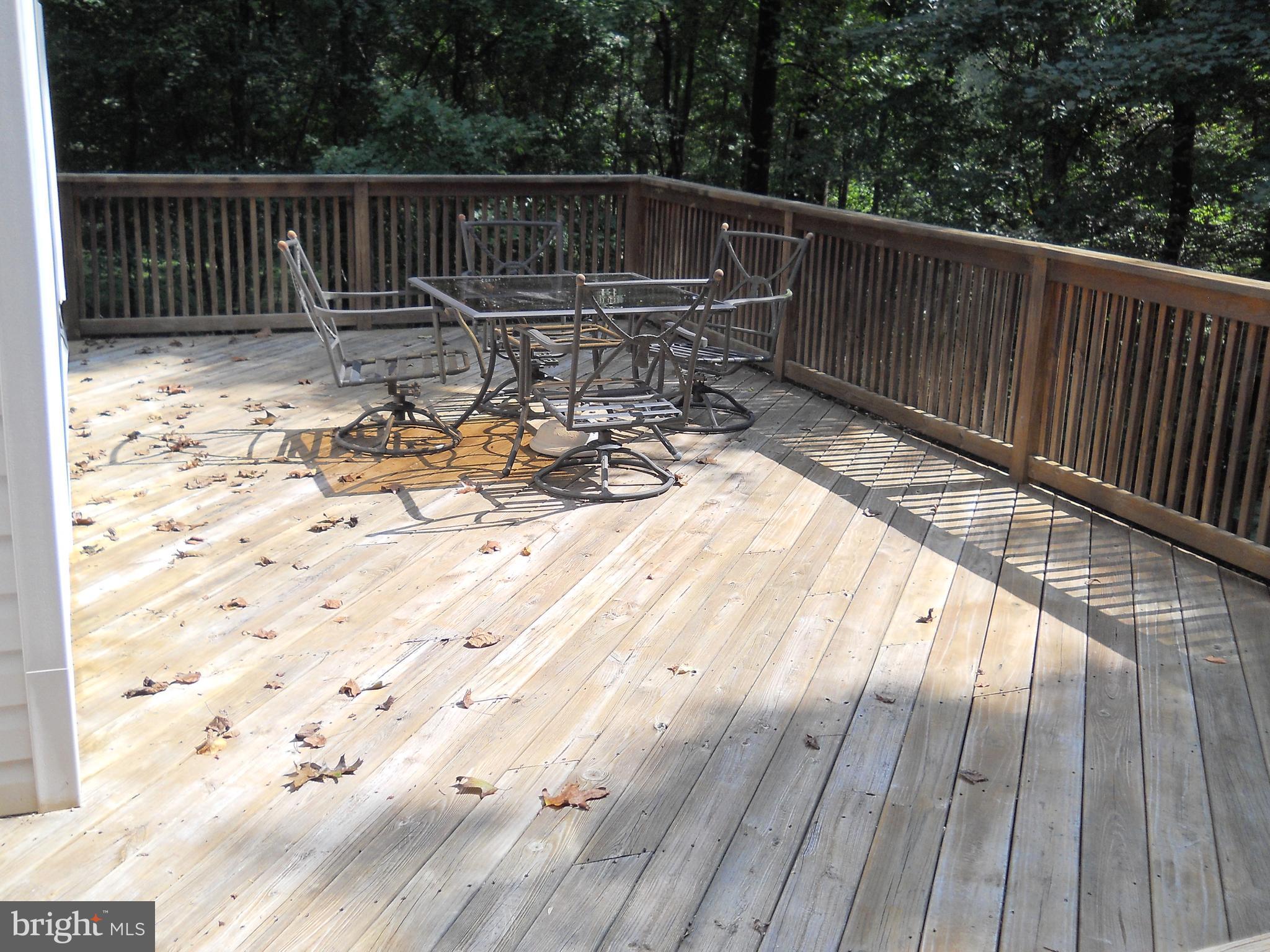 4305 Travancore Road Randallstown, MD 21133 - Photo 30 of 39 Deck