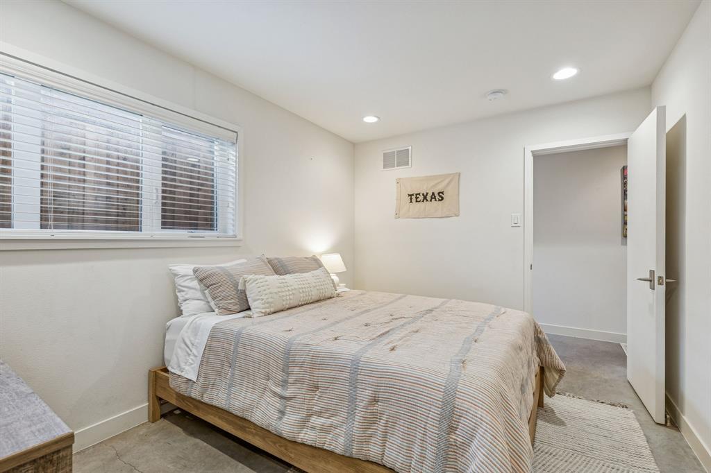 4976 Flitwick Court Dallas, TX 75204 - Photo 5 of 28