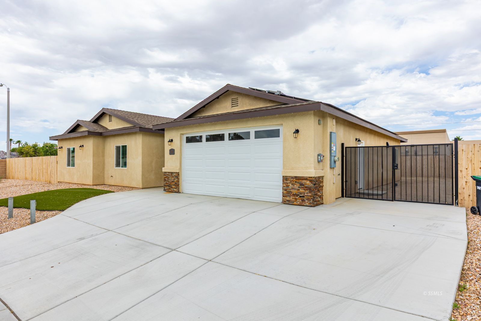 850 Harriet Street Ridgecrest, CA 93555 - Photo 3 of 36