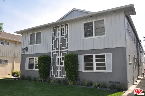 a view of outdoor space yard and front view of a house