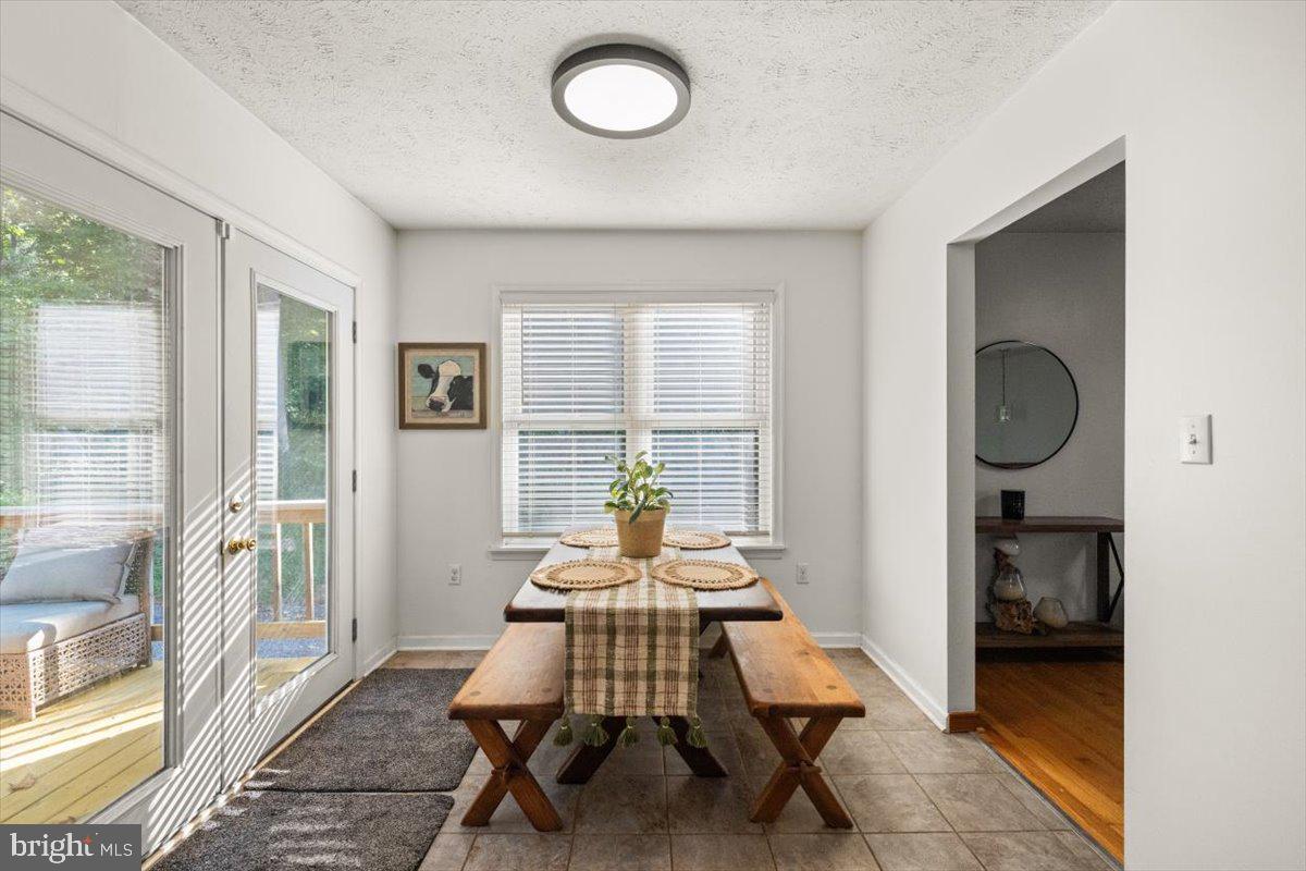 247 Arrowood Road Linden, VA 22642 - Photo 5 of 23 a living room with furniture and a table