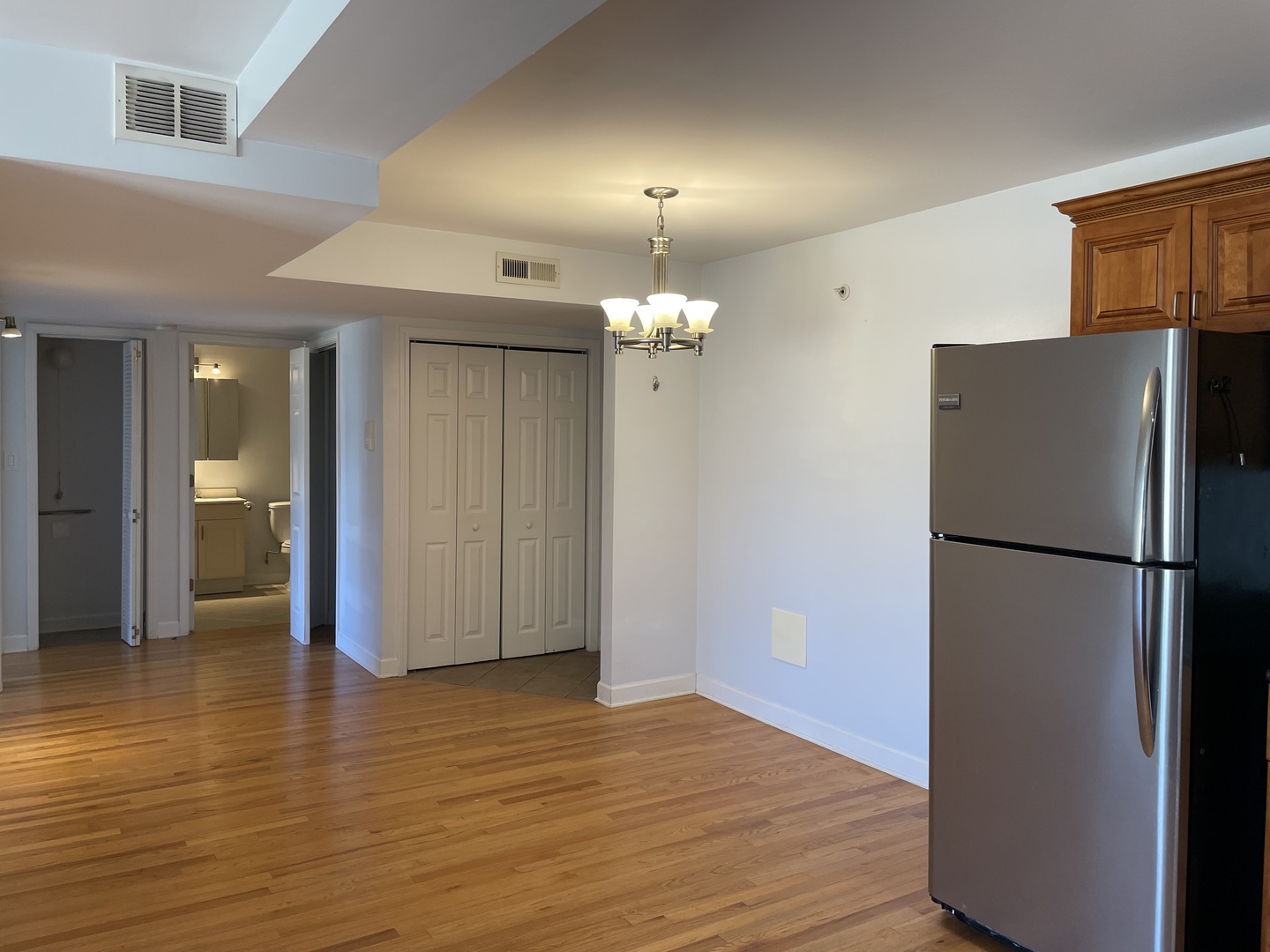 16 Mockingbird Lane, Unit 105 Willowbrook, IL 60527 - Photo 5 of 15