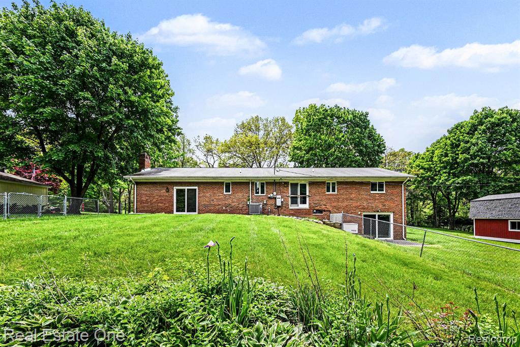 8780 Big Lake Road Clarkston, MI 48346 - Photo 24 of 31