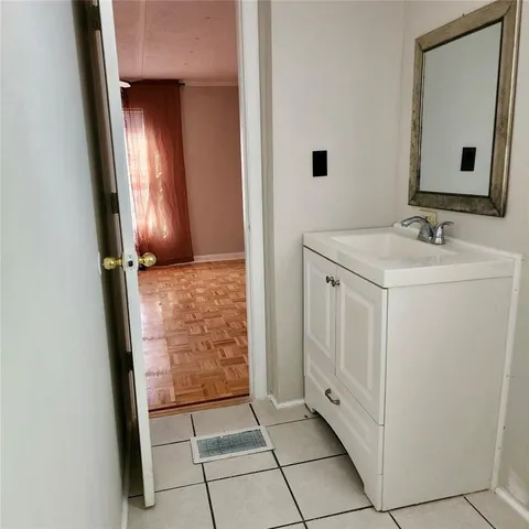 $290,000 | 16021 Southeast 170th Avenue, Weirsdale, FL 32195