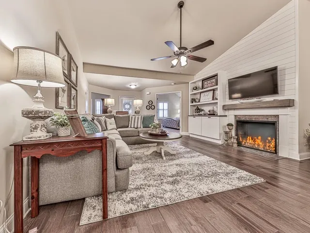 $345,000 | 29 William Drive, Unit 14, White, GA 30184