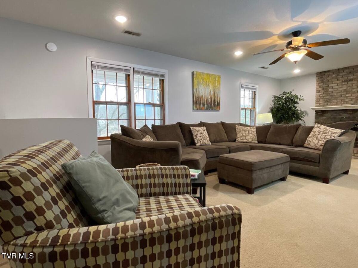 531 Bancroft Chapel Road Kingsport, TN 37660 - Photo 2 of 25 2
