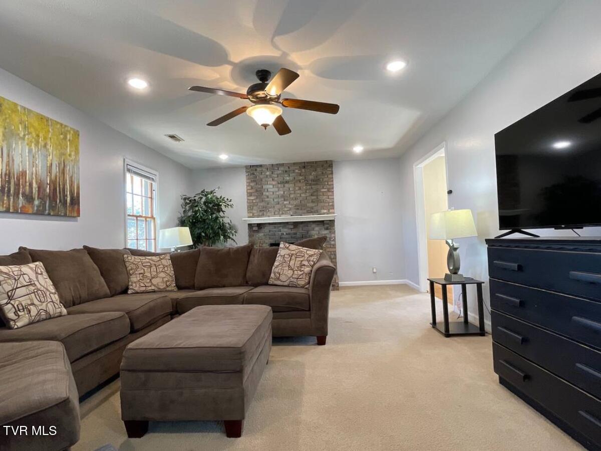 531 Bancroft Chapel Road Kingsport, TN 37660 - Photo 3 of 25 3